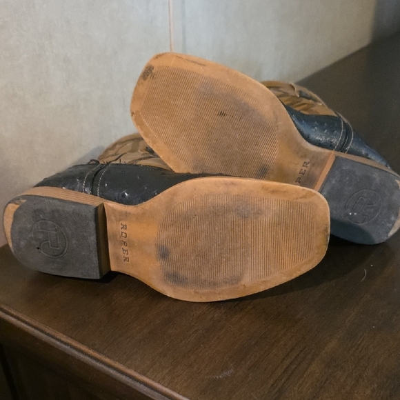 Black and Tan Western Cowboy Boots - Picture 3 of 4